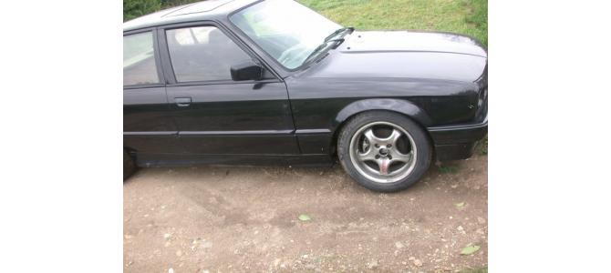 dezmenbrez BMW E30 325 I ( ursulet)