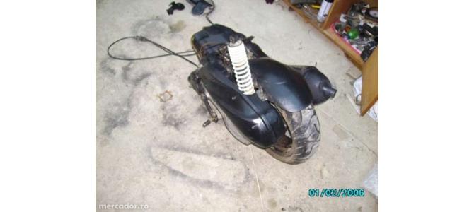 Motor Piaggio 125cmc 2T +multe accesorii la 350 de lei!OKAZIE OKAZIE !!!