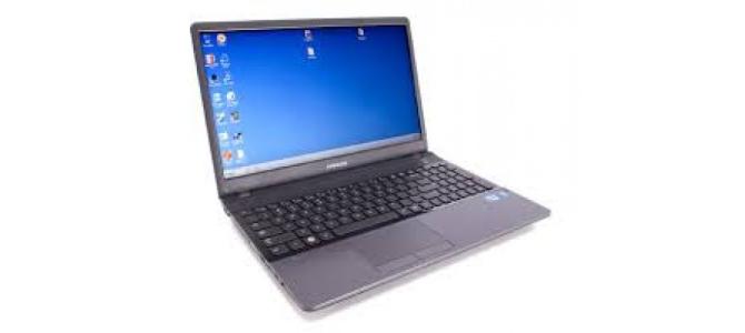Vand laptop SAMSUNG NP300 E5A