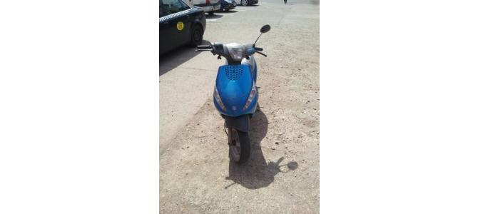 Vand scuter PIAGGIO ZIP C25 49cm3 1.000RON NEGOCIABIL !