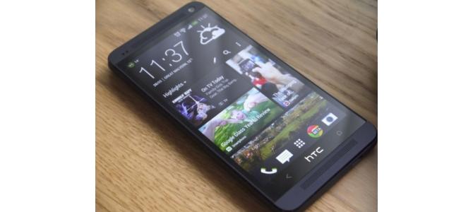* HTC One M7 Black *