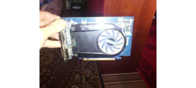 Plac? video N-vidia gt220 1Gb 128bit 150 Ron